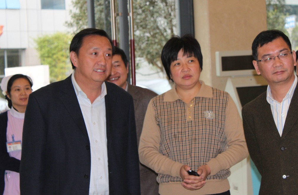 听取门诊工作汇报