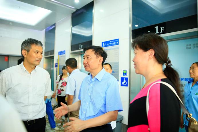 说明: C:\Users\Administrator\Desktop\20190817马丁院士莅临我院\_80A6412.JPG